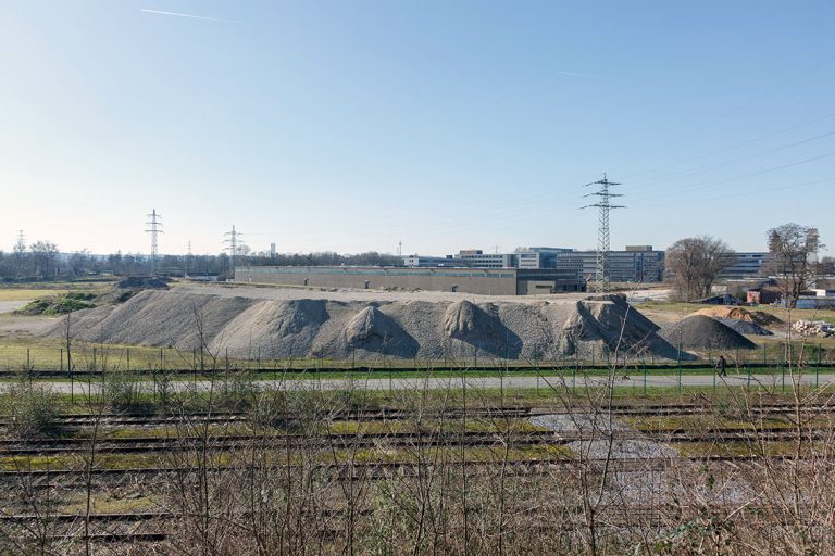 Ulla Anne Giesen Fotografie – Dokumentarfotografie Raum Nordrhein-Westfalen – Bereich Arbeit - Abbildung: RUHRGEBIET Mülheim an der Ruhr, Industriebrache, Schienen,