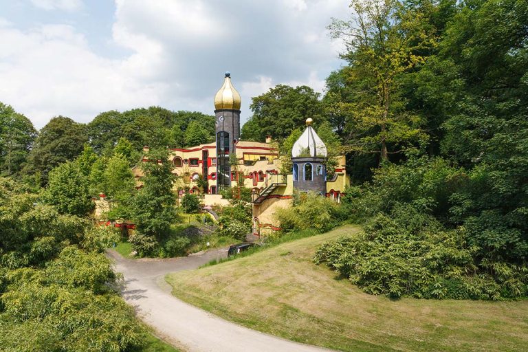 Ulla Anne Giesen Fotografie – Dokumentarfotografie Raum Nordrhein-Westfalen – Bereich Arbeit - Abbildung: RUHRGEBIET Essen, Grugapark, Kinderkrankenhaus, Hunderwasserhaus,